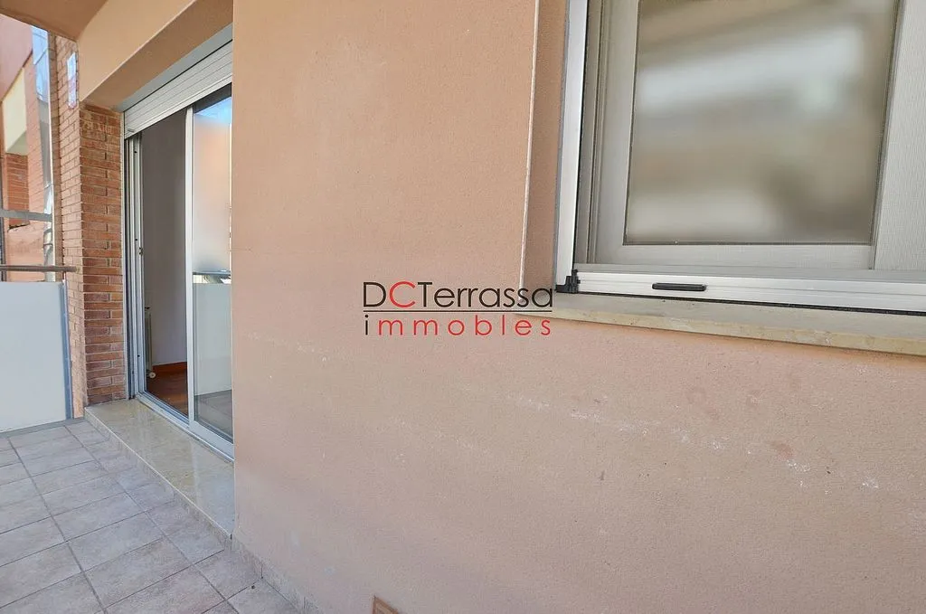 Balcony - Apartment with Balcony in Vallparadís, Terrassa
