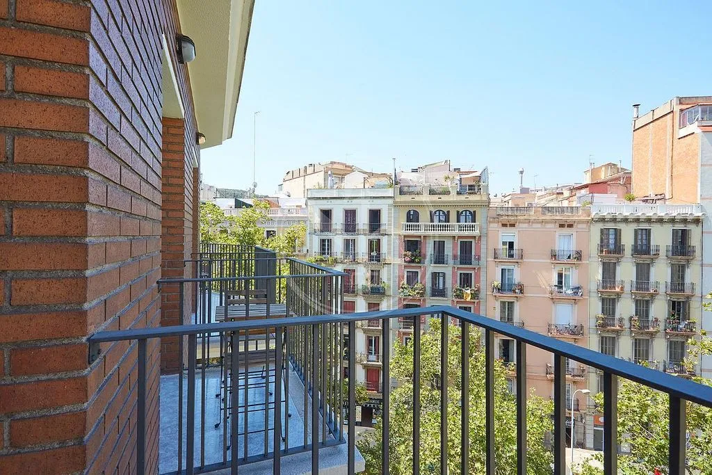 Rõdu - Furnished Flat with Balcony in El Raval