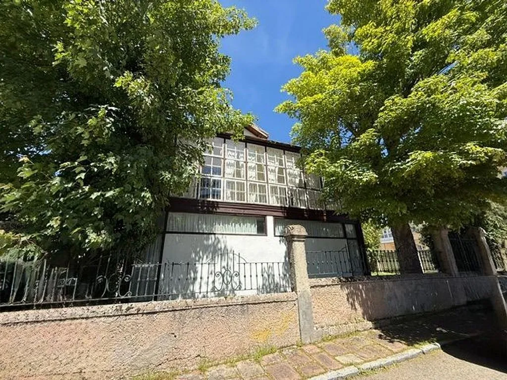 Extérieur - Charmful Chalet with Terrace in Ciudad Jardín