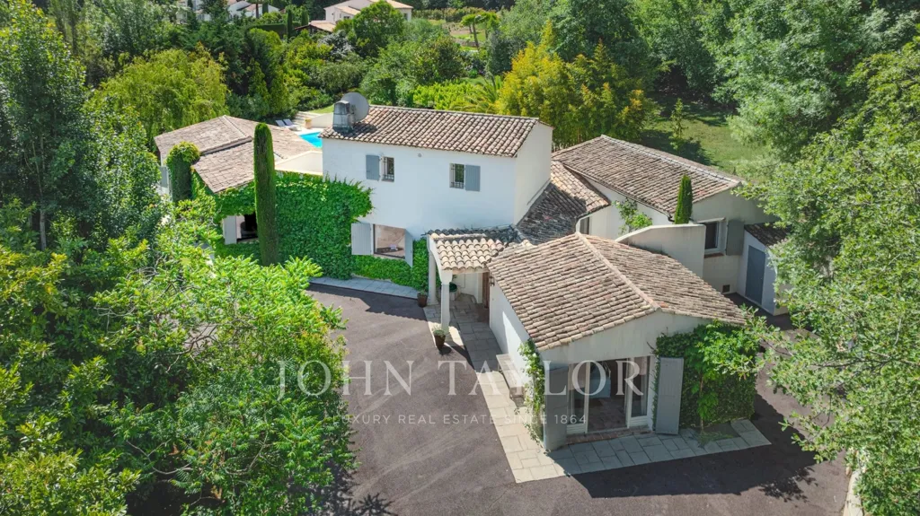 Vue aérienne - Villa Provençale avec Piscine à Châteauneuf-Grasse