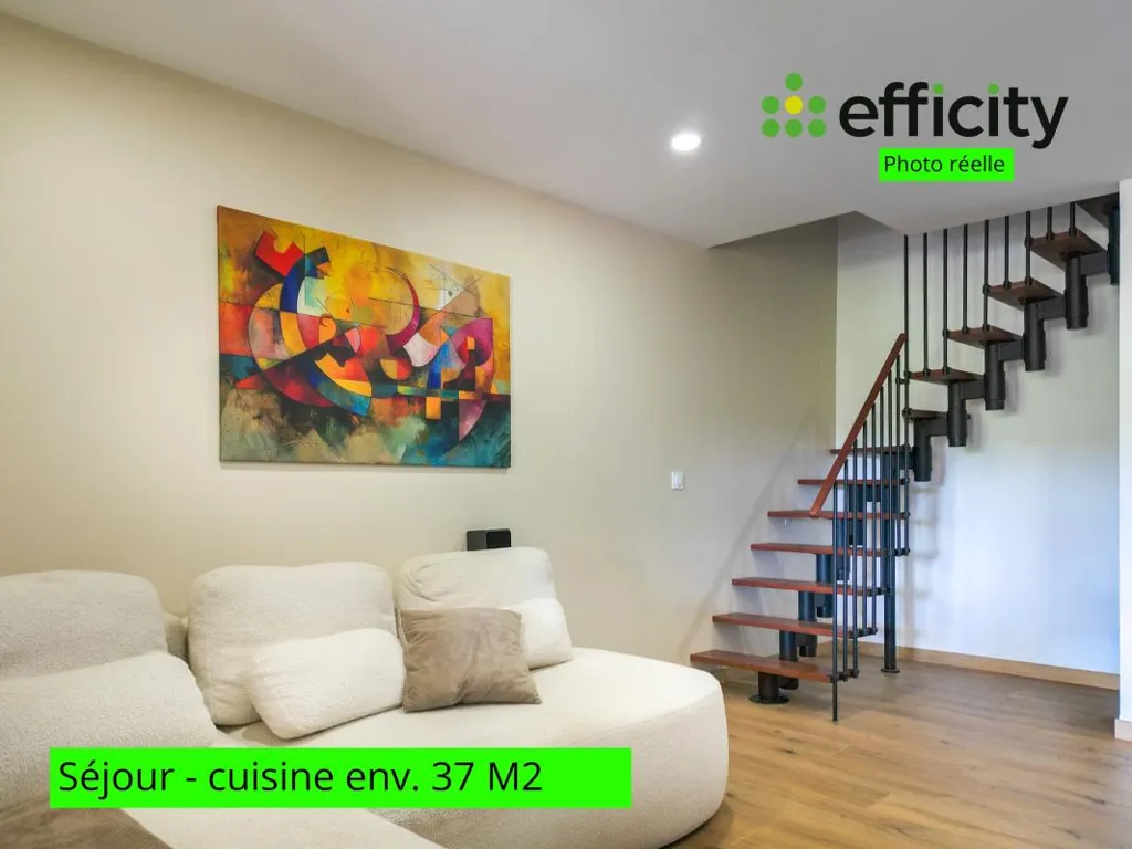 Séjour - Maison de Bourg Rénovée avec Studio à Cheignieu-la-Balme