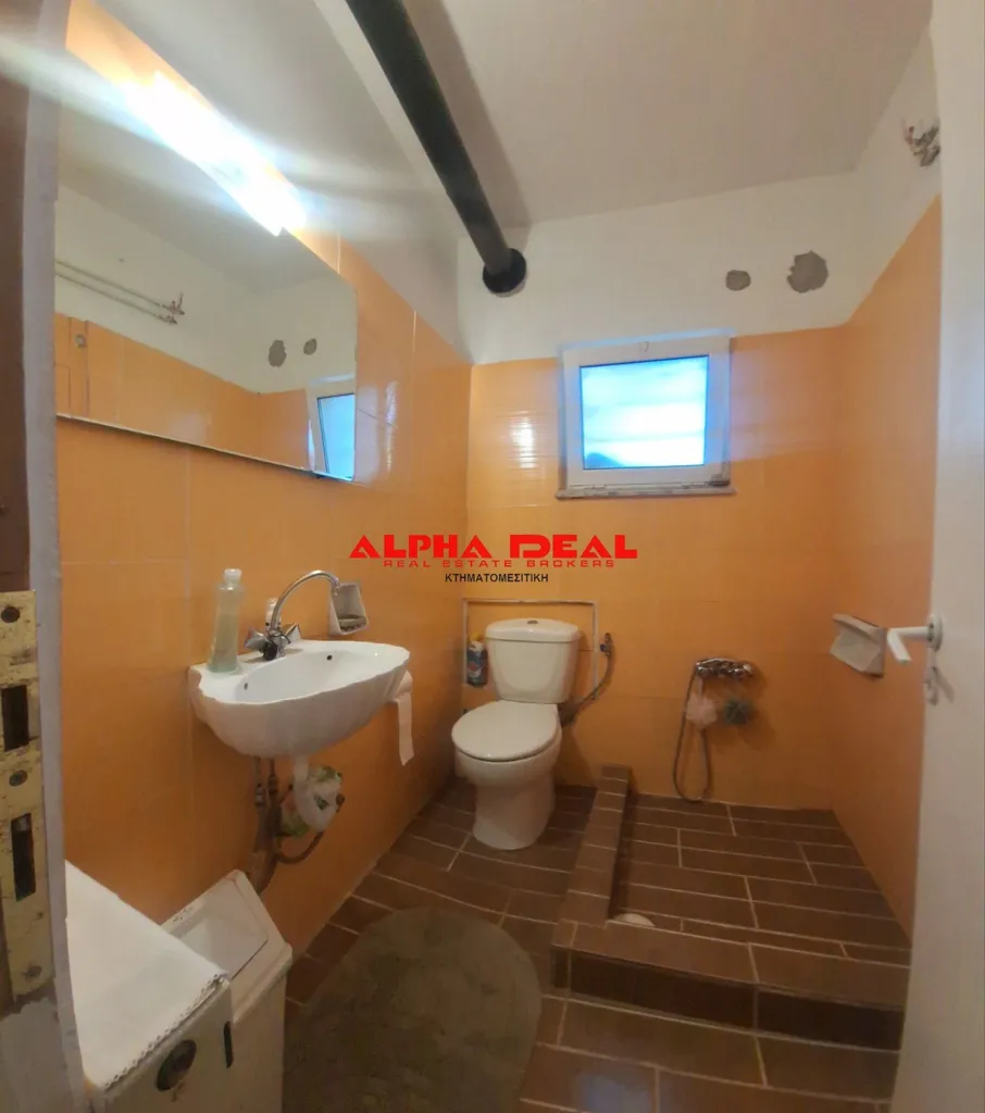 Bathrooms - Detached House with Sea View in Salamina