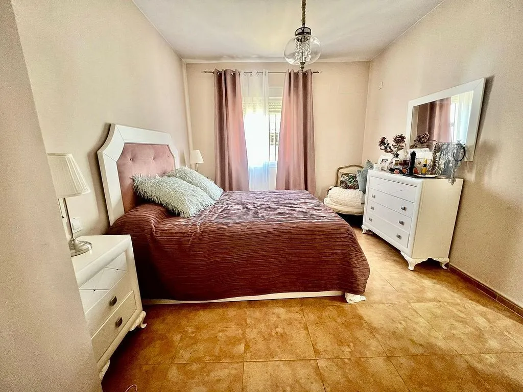 Chambres - Semi-detached House with Terrace in Utrera