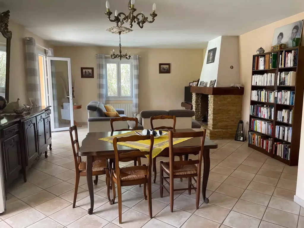 Salle à manger - Villa avec Piscine et Jardin à Uzès