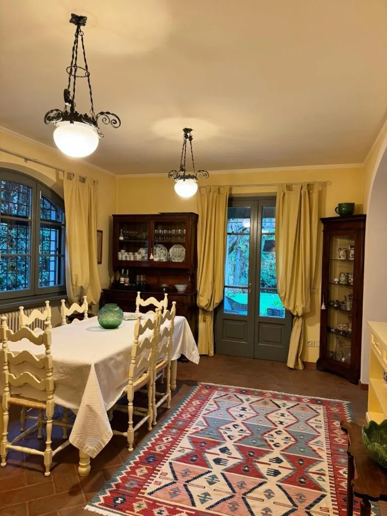 Söögituba - Villa with Garden in Forte Dei Marmi Centre