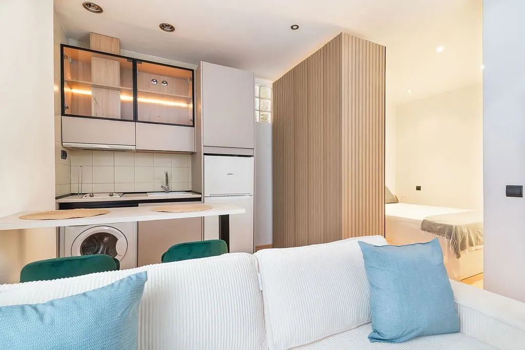 Elutuba - Furnished Studio with Garage in Guindalera