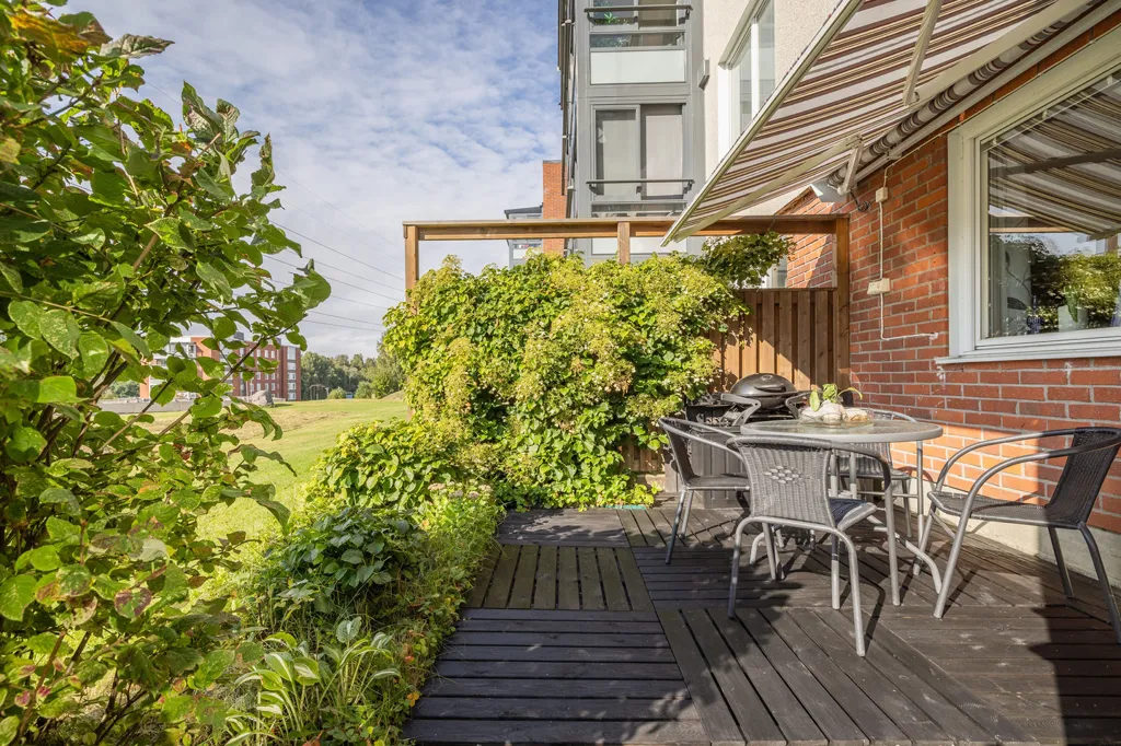 Terrass - Apartment with Green Terrace in Sundsvall