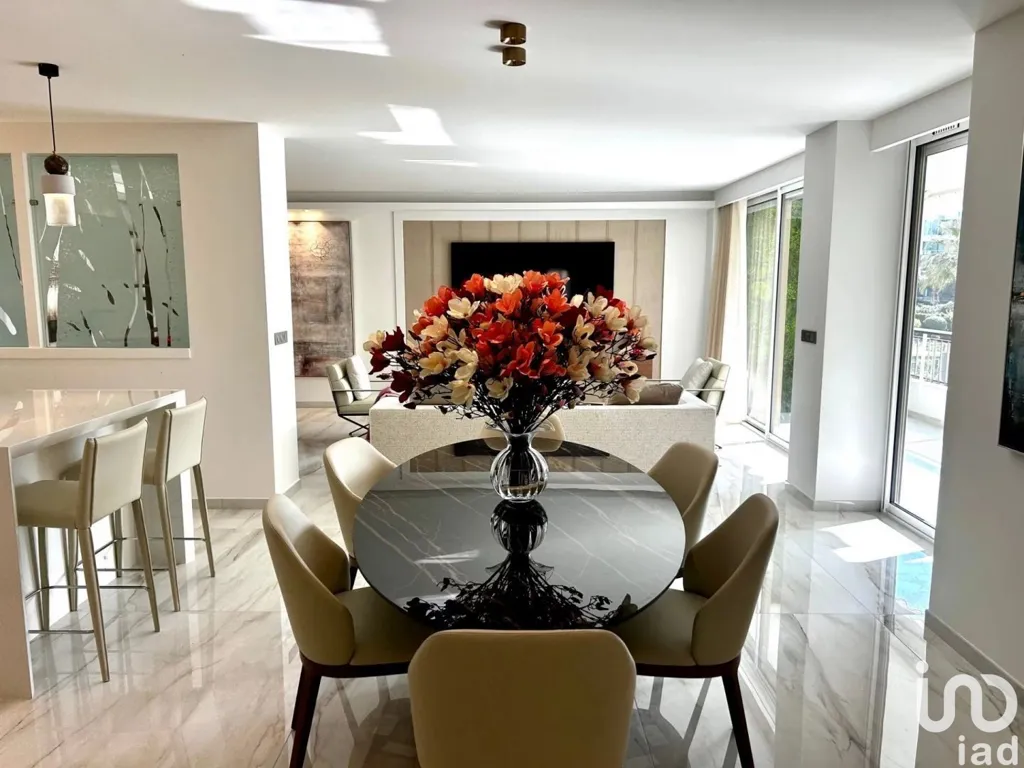 Söögituba - 2-Bedroom Apartment with Sea View in Cannes Croisette