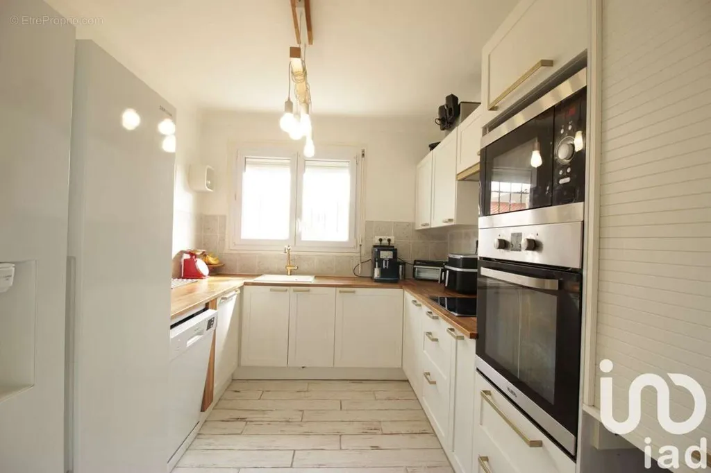 Kitchen - House with Pool and Balcony in Saint-Cyprien