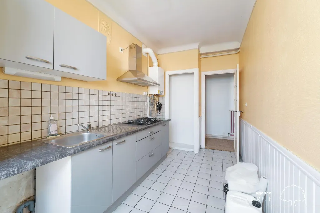 Köök - Bright 4-Piece Apartment in Vichy