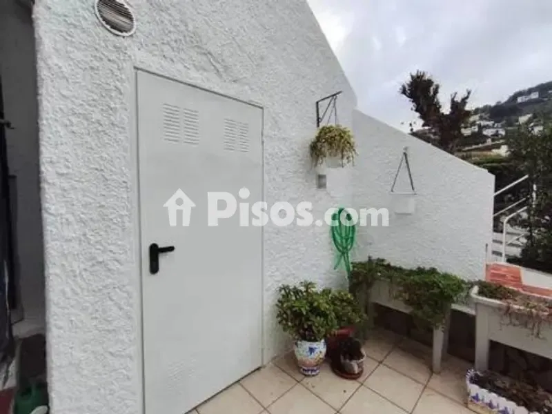 Terrazza - Corner Flat with Garden View in Barranco Parra
