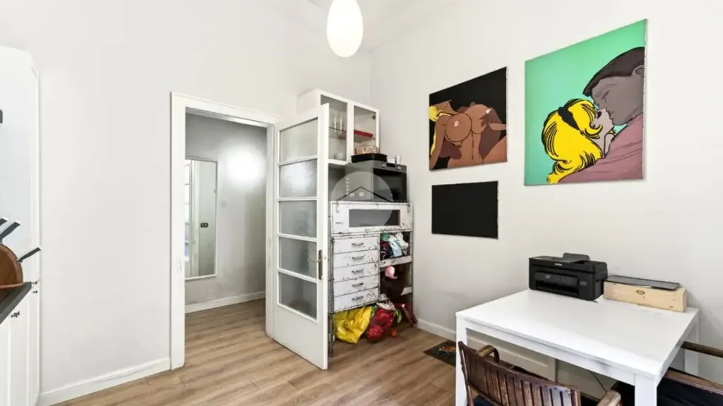 Bureau - Spacious 2-Bedroom Apartment in Brescia