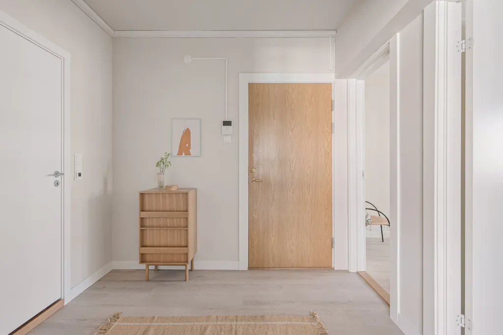 Entrée - Modernised Corner Flat with Central Location in Oslo