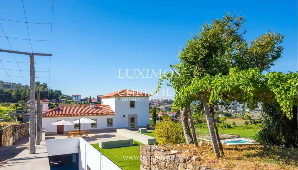 Bassein - Secular Solar with Historic Features in Santo Tirso