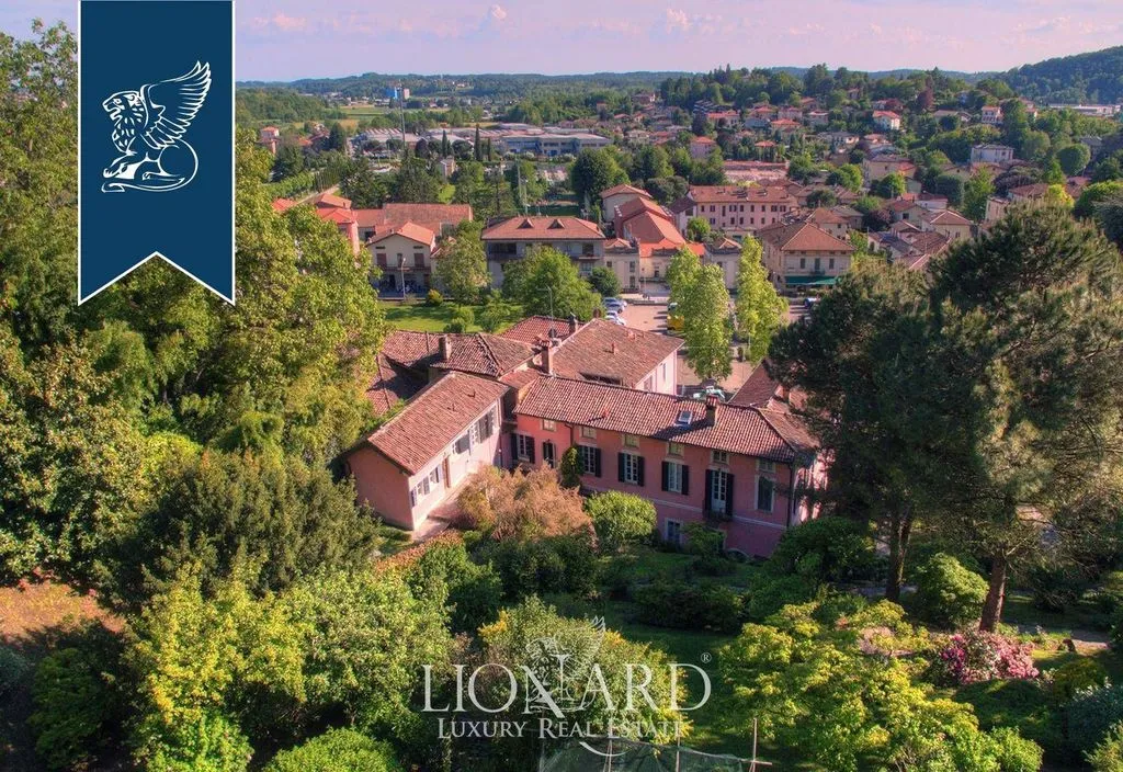 Õhuvaade - Historical Villa with Park in Albese Con Cassano