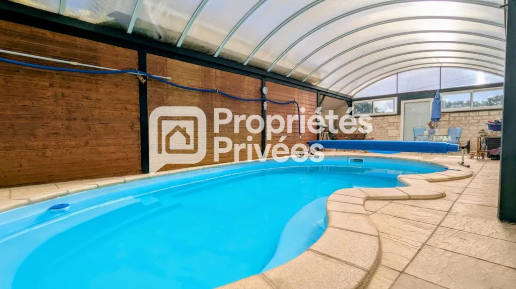 Bassein - Luxury Farmhouse with Pool in Chinon