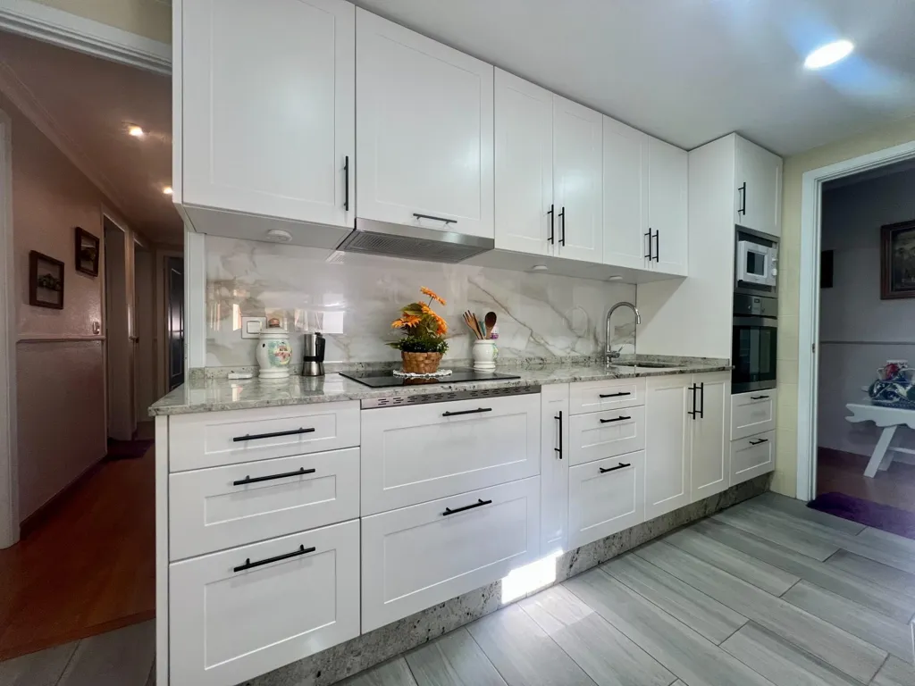 Cucina - Bright Apartment with Terrace in Parque Azahara