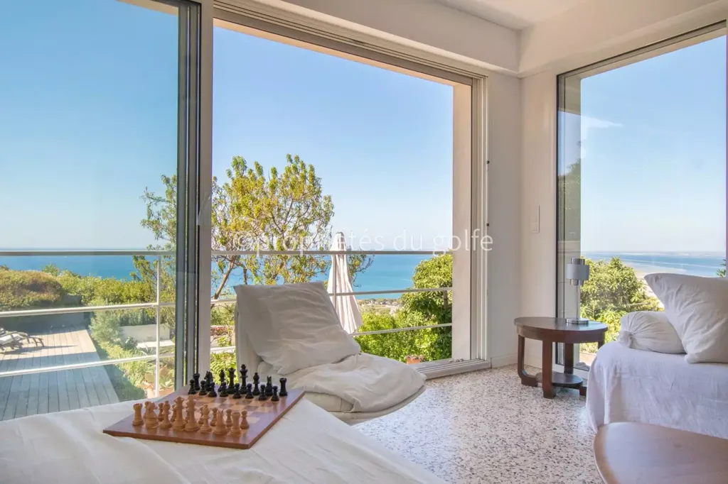 Bedrooms - Villa with Panoramic Sea View in Sète
