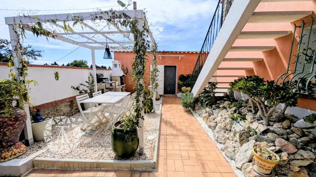 Terrass - Dual-Occupancy House with Pool in Ortaffa