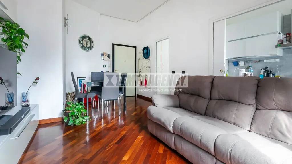 Séjour - Appartement 2 pièces à IT
