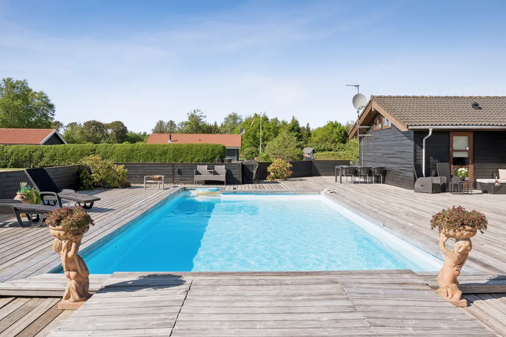 Bassein - Vacation House with Pool near Hals