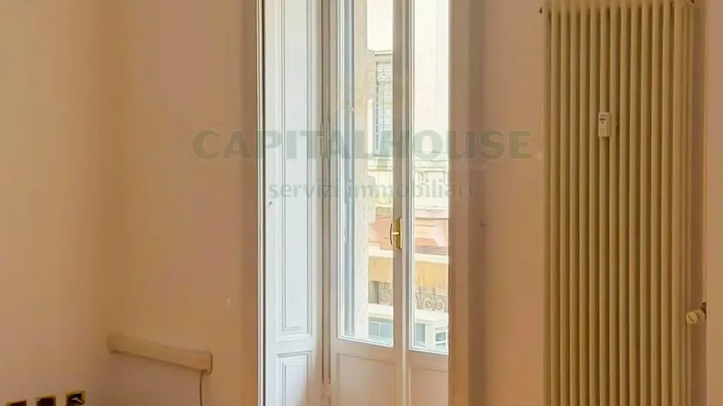Pièces - Elegant Apartment with Balcony in Milan
