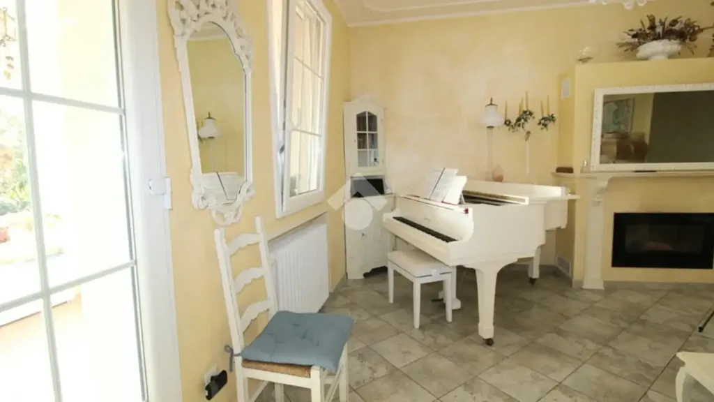 Living Room - Rustic Villa with Garden in Cesena