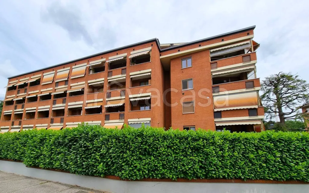 Exterior - Penthouse Apartment with Balcony in Grugliasco