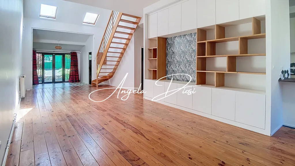 Living Room - Loft-Style House with Garden in Antony