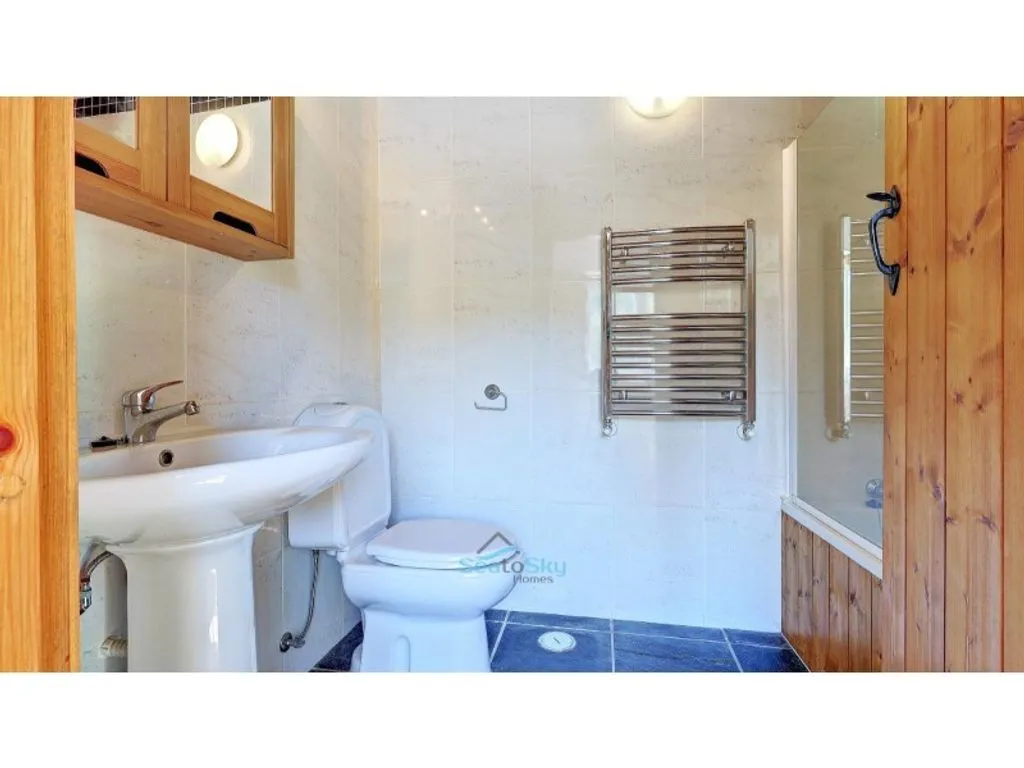 Salles de bain - Luxury Farmhouse with Multiple Units in Vila do Bispo