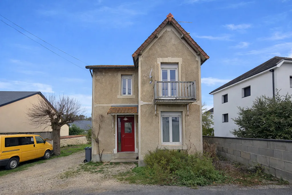 Extérieur - Maison des Années 30 avec Terrasse à Châtellerault