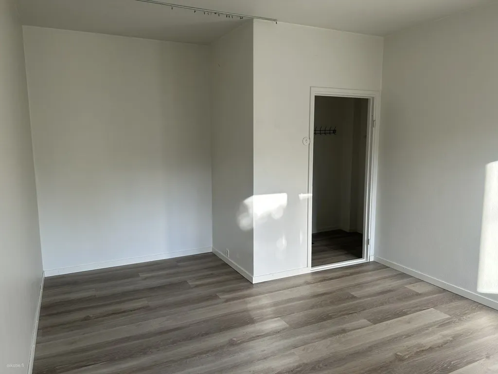 Toad - Spacious Studio with Balcony in Jyväskylä