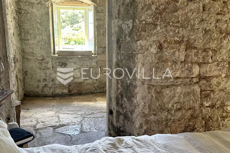 Camere da letto - Partially Renovated Stone House, Seafront in Prvić Luka