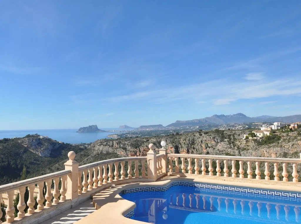 Piscine - Luxury Villa with Sea Views in Benitachell