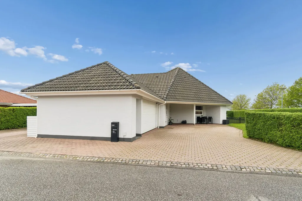 Esterno - Fenced Villa with Garden in Kibæk