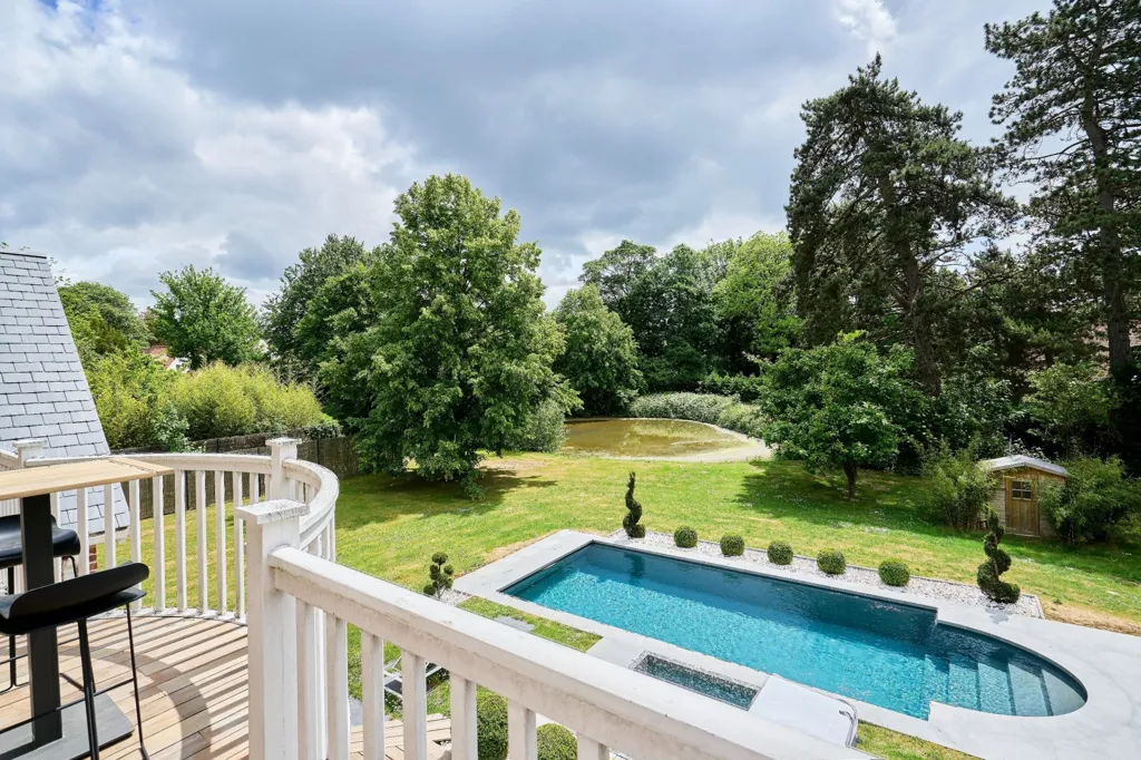 Pool - Luxury House with Private Pool in Mouvaux