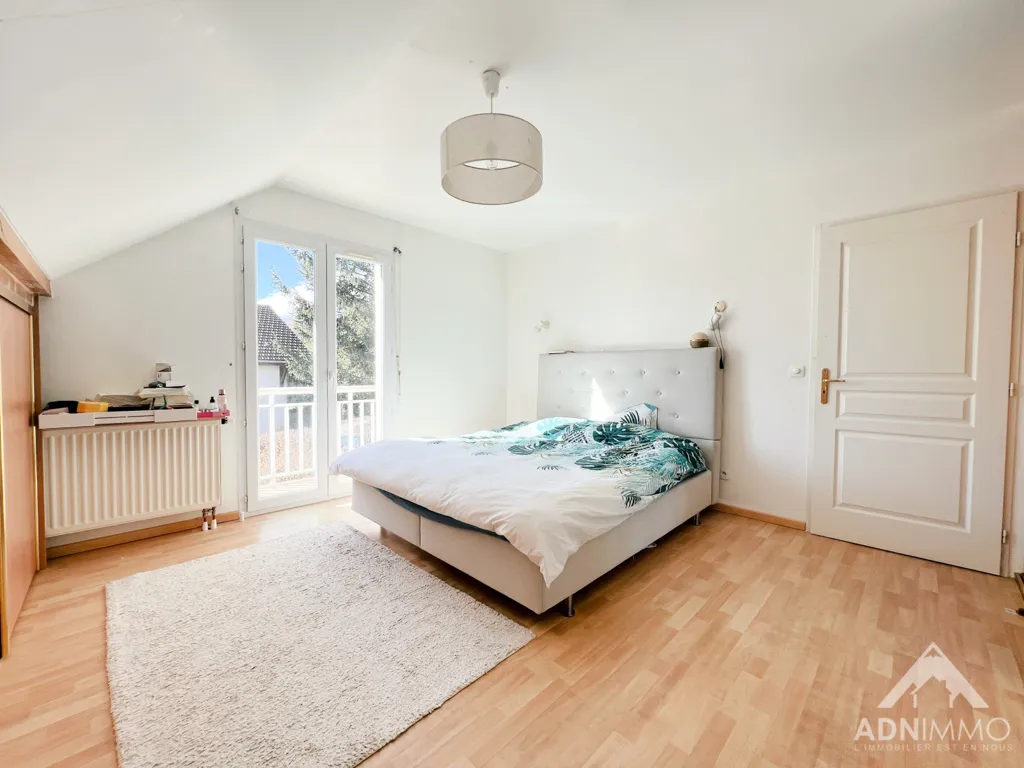 6-toaline maja asukohas Thoiry