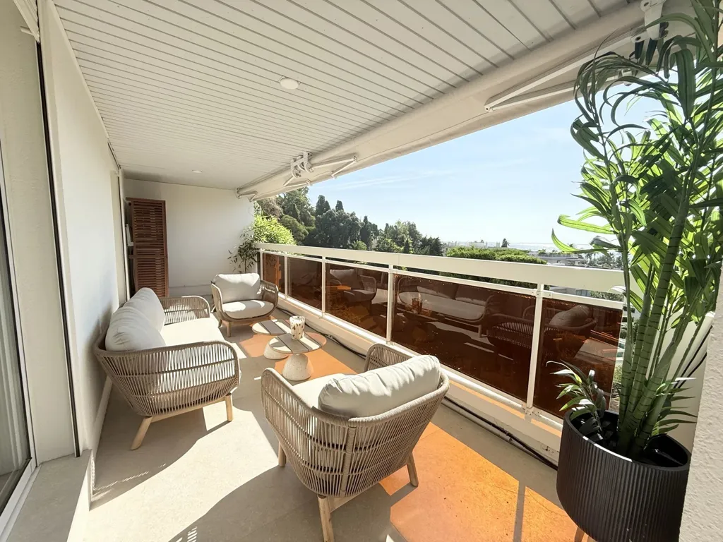 Balcon - Appartement Panoramique Vue Mer sur le Dernier Étage à Cannes