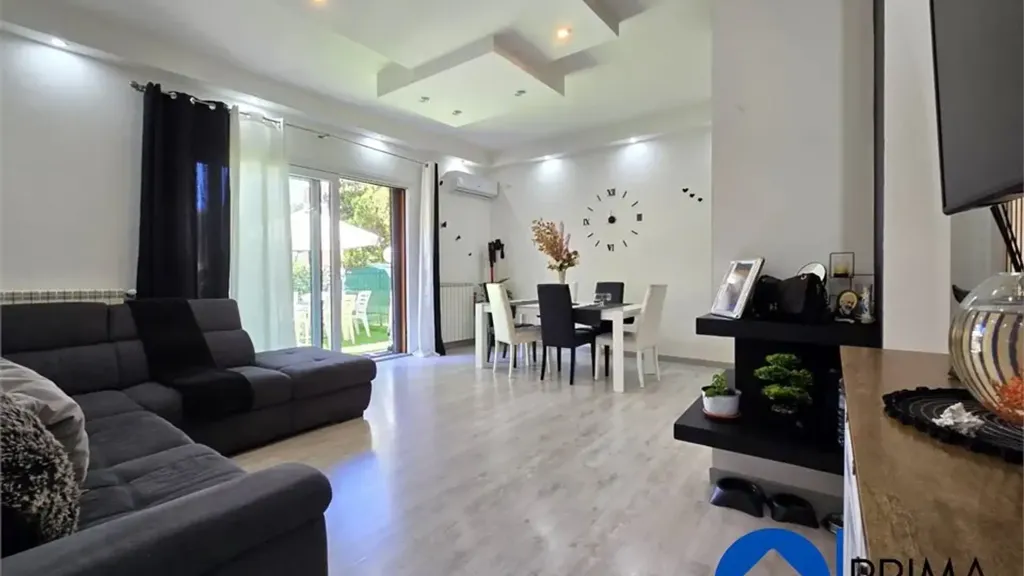 Living Room - Villa with Two Gardens on Viale Donatelli, Terni