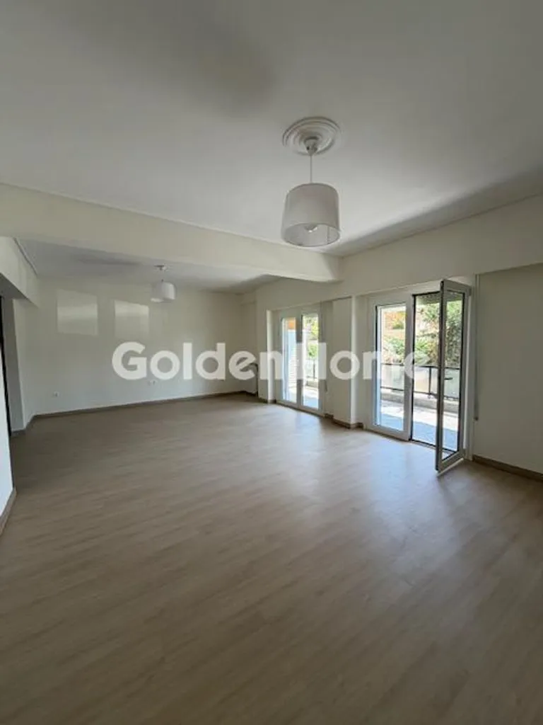 Soggiorno - Renovated Apartment with Parking in Cholargos