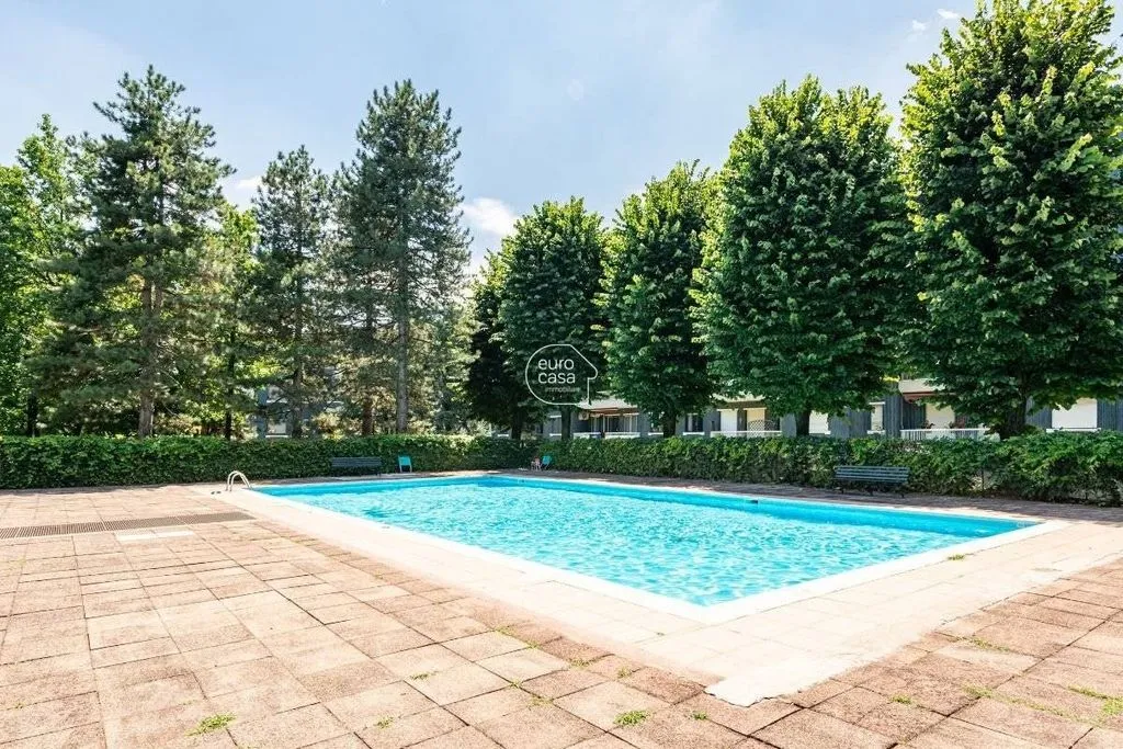 Pool - Luxury Penthouse with Pool in Cassina de' Pecchi
