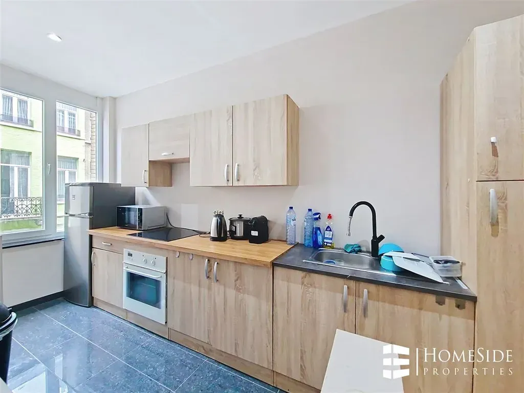 Cucina - One-Bedroom Apartment in Schaerbeek