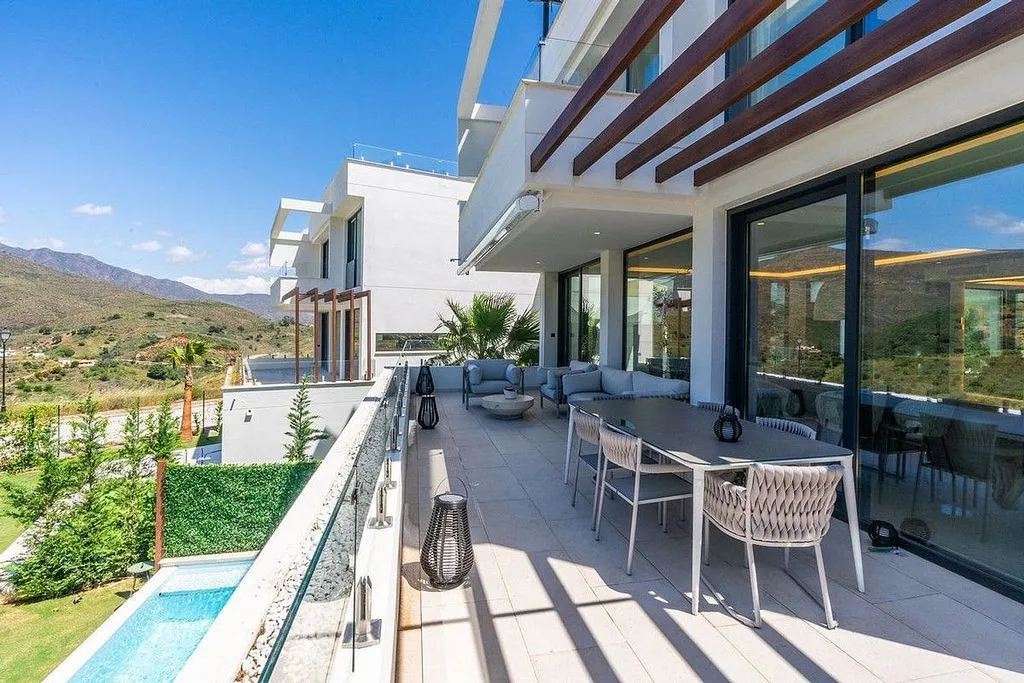 Terrasse - Modern Villa with Pool in La Cala Resort
