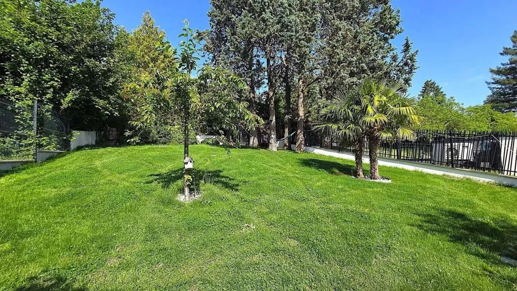 Jardin - Villa Haut de Gamme avec Piscine à Villevaude