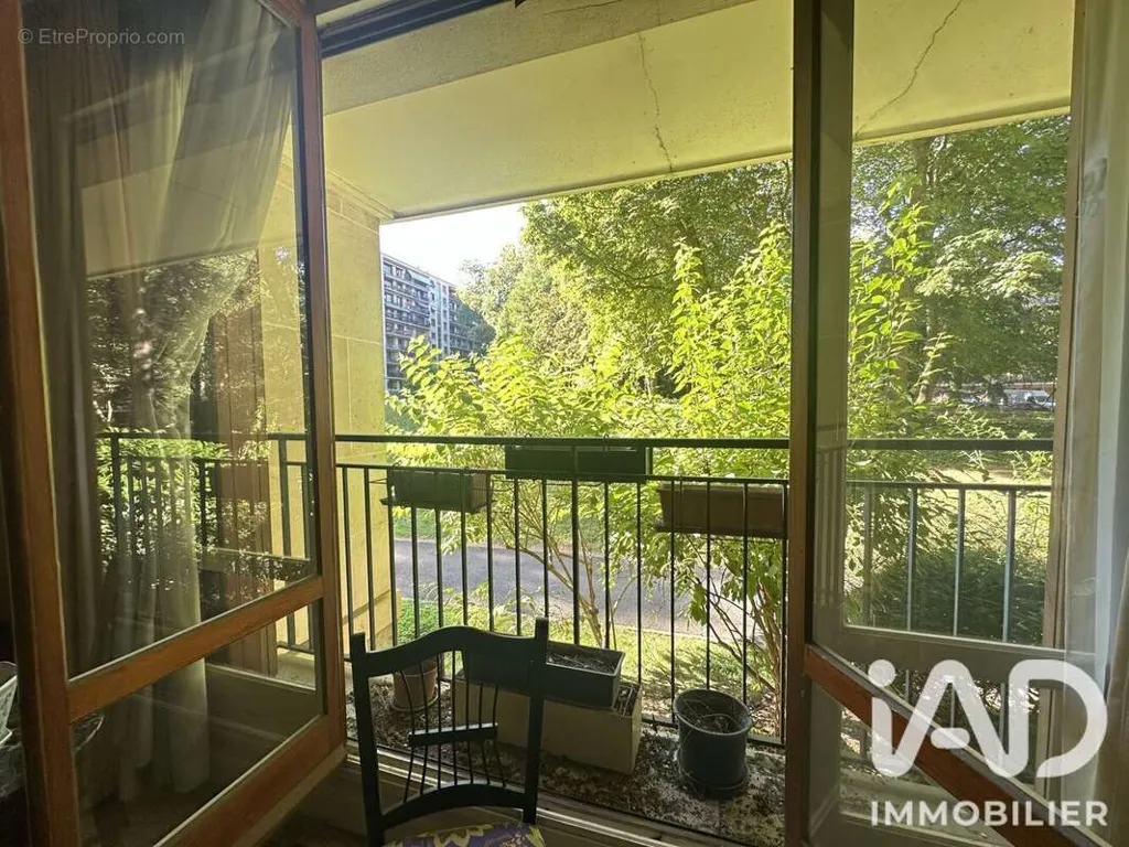 Balcon - Appartement Familial avec Parking à Antony Centre