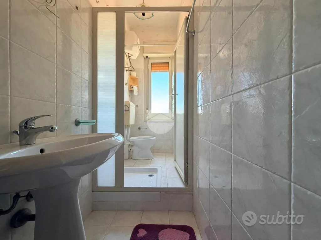 Salles de bain - 4-Room Apartment with Balcony in Palermo