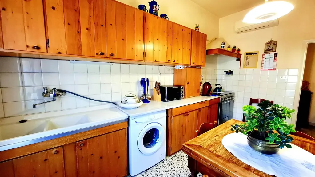 Cuisine - Five-Bedroom Apartment with Terrace in Lastra a Signa