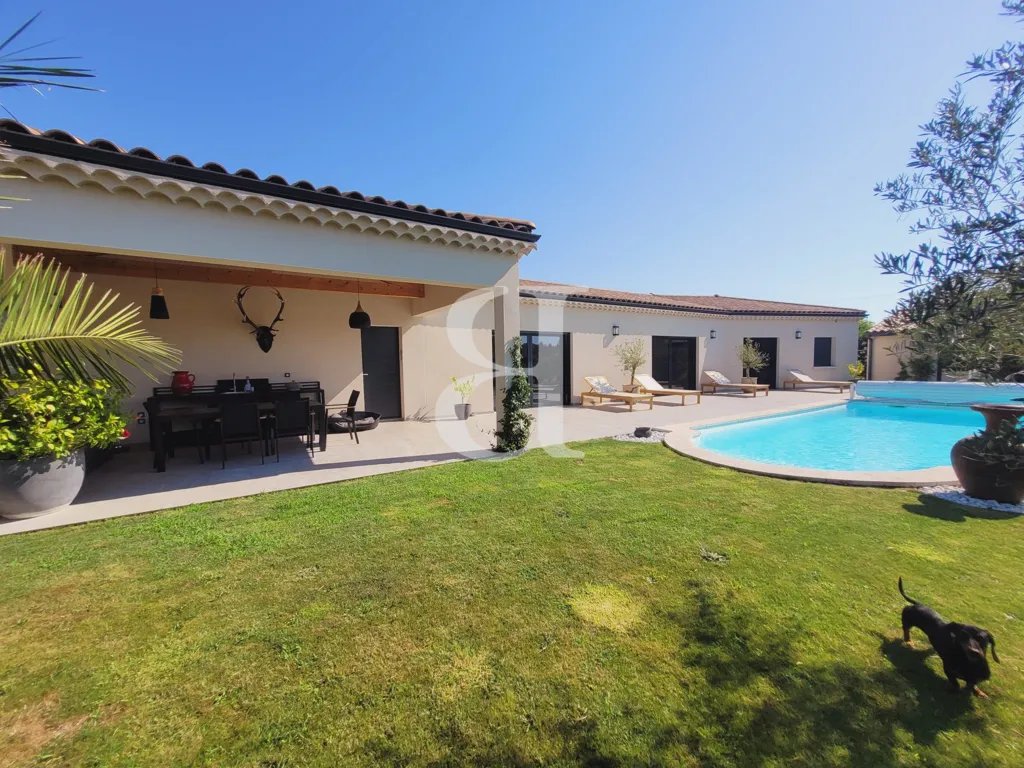 Bassein - Contemporary Villa with Pool in La Bégude de Mazenc