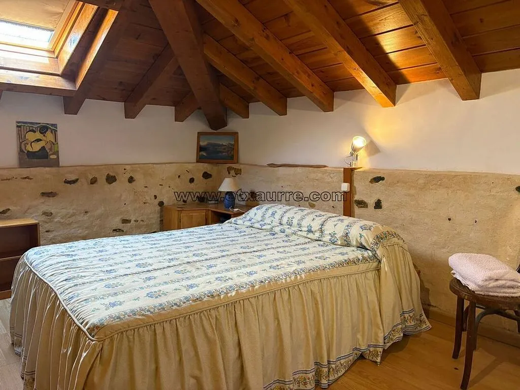 Chambres - Rural House with Balcony in Ayala