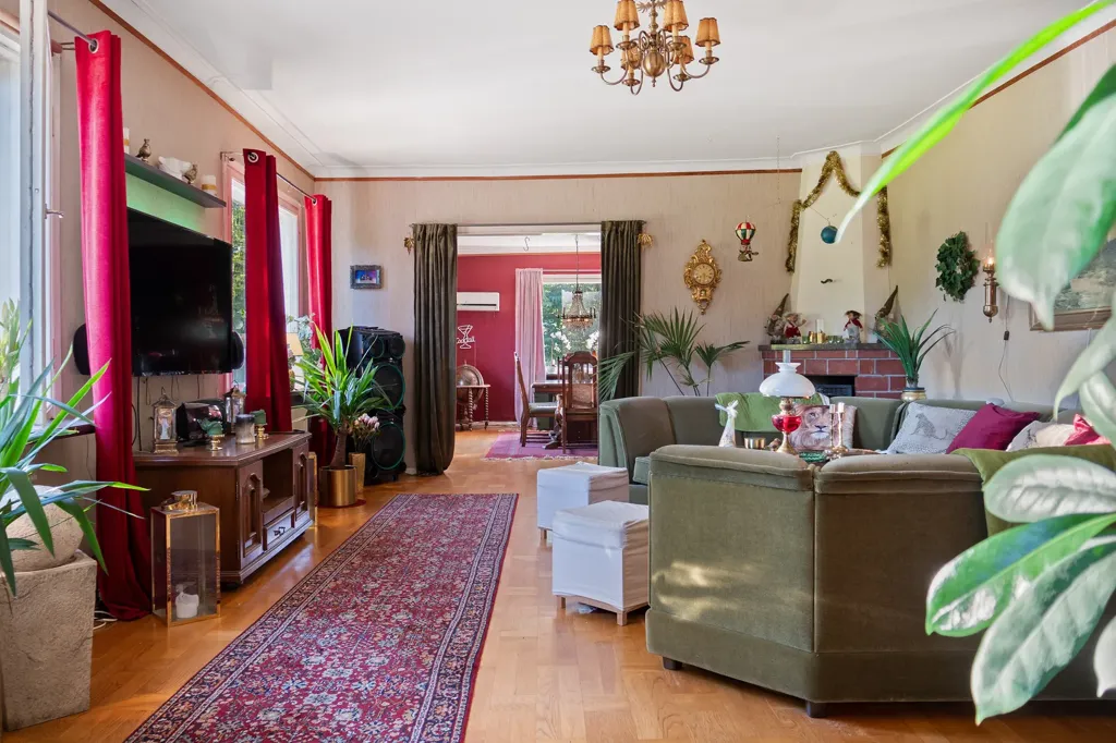 Elutuba - Large House with Workshop in Vartofta